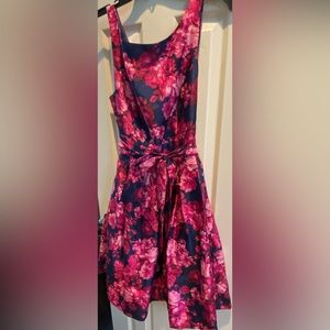 Jessica Howard blue and berry flowers. Size 12